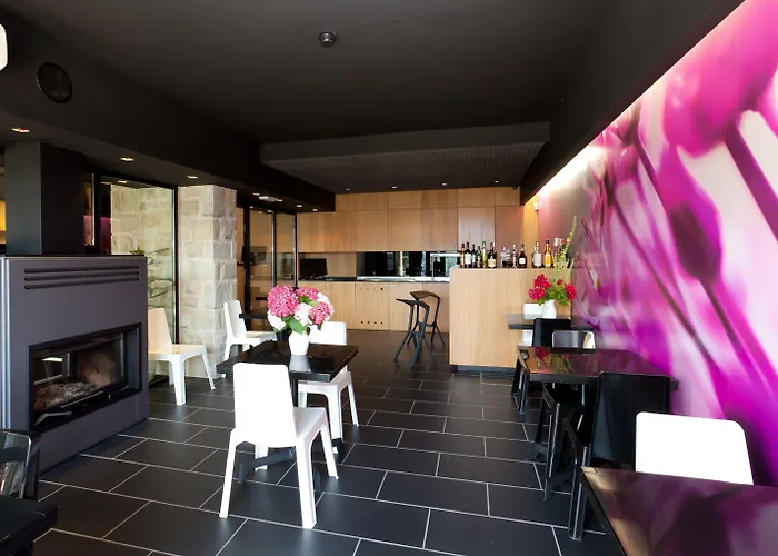 Ellauri - Adults Only 2* Zeanuri