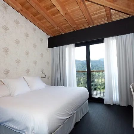 Ellauri - Adults Only