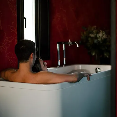 Ellauri - Adults Only